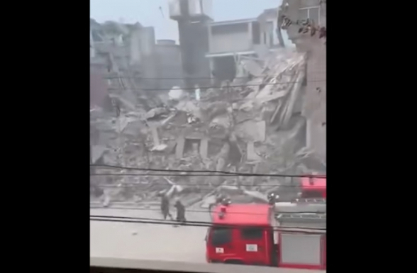 В Ереване обрушилось здание недействующего завода: 1 человек пострадал (видео)